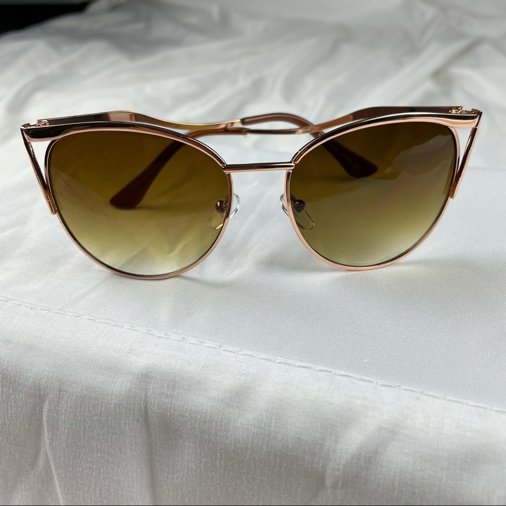 Cat Eye Sunglasses - Rose Gold Frame
